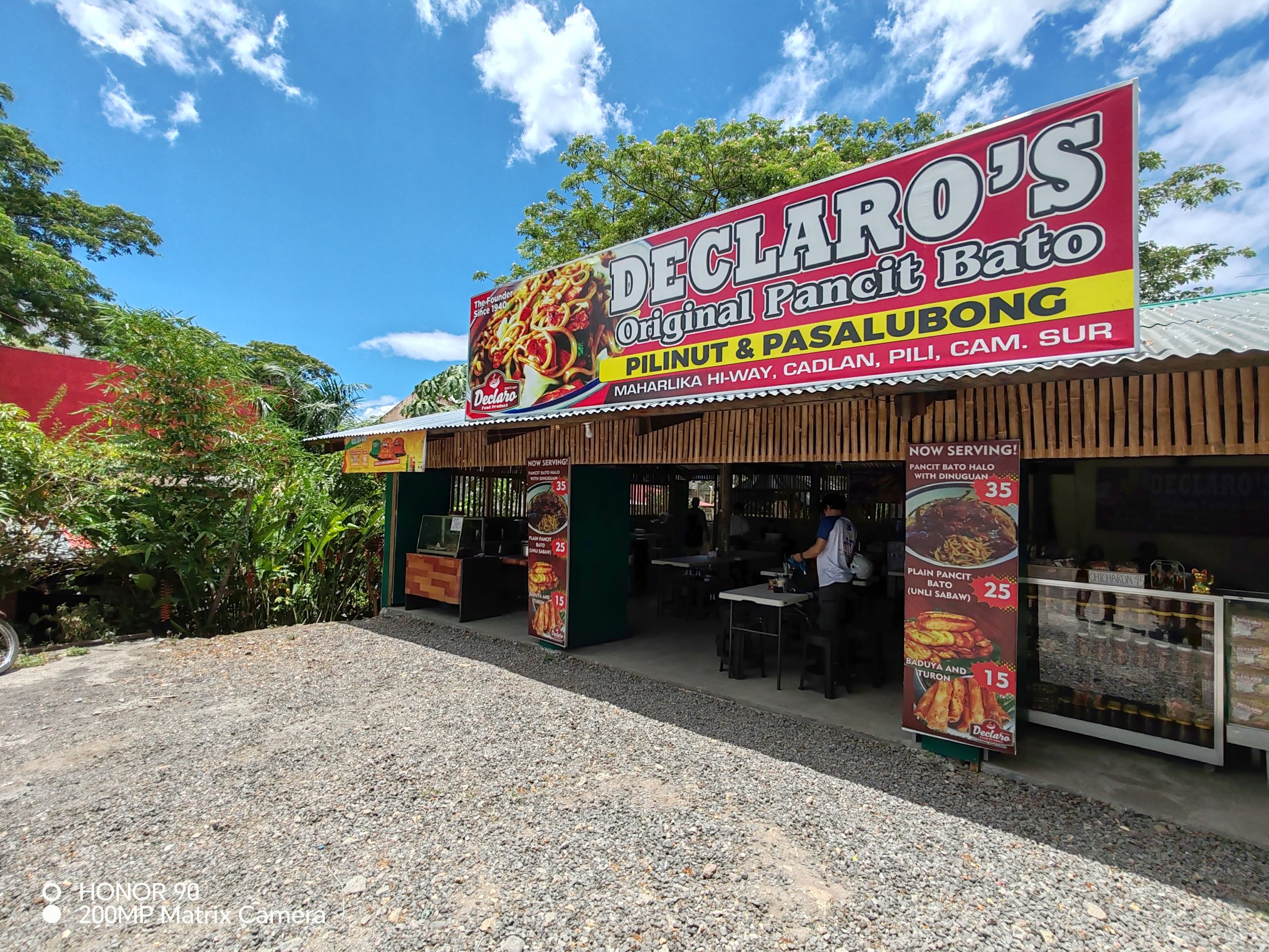Roadside Food Trip: Bicol Pancit Bato with Dinuguan
